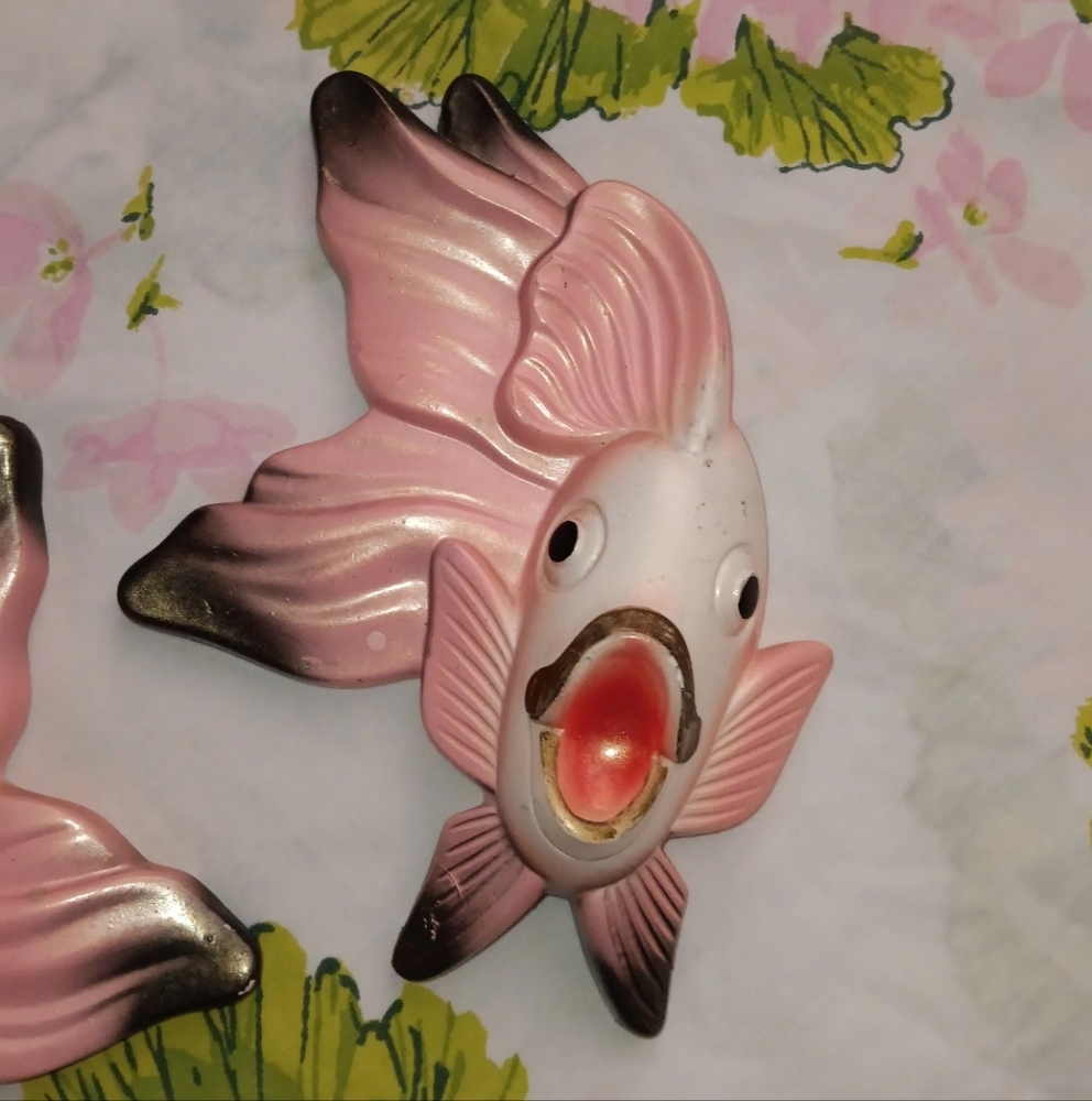 Vintage 1970 Miller Studio Inc Chalkware Pink Angel Fish Wall Art - Picture 3 of 6